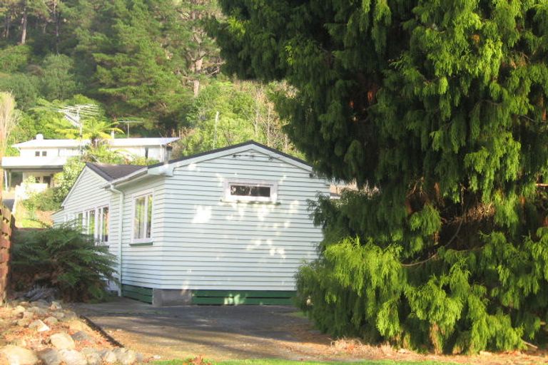 Photo of property in 42 Hine Road, Wainuiomata, Lower Hutt, 5014