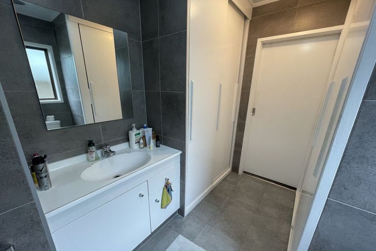 Photo of property in 65 Reynella Drive, Massey, Auckland, 0614