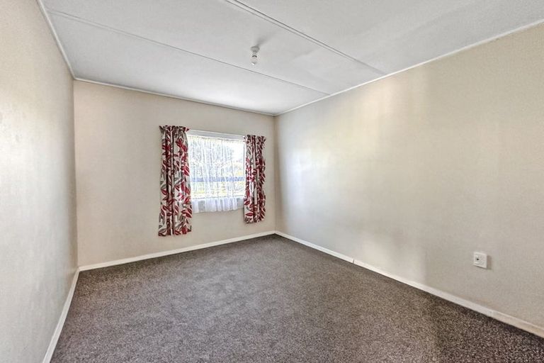 Photo of property in 21 Hood Street, Castlecliff, Whanganui, 4501