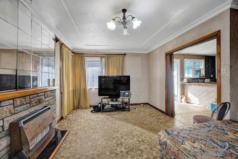 Photo of property in 30 Paritutu Road, Spotswood, New Plymouth, 4310