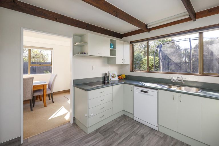 Photo of property in 28 Pencarrow Street, Highbury, Palmerston North, 4412
