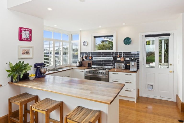 Photo of property in 67 Hackthorne Road, Cashmere, Christchurch, 8022