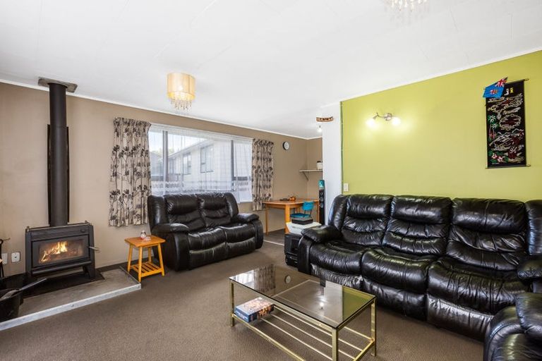 Photo of property in 30 Owhiti Street, Titahi Bay, Porirua, 5022