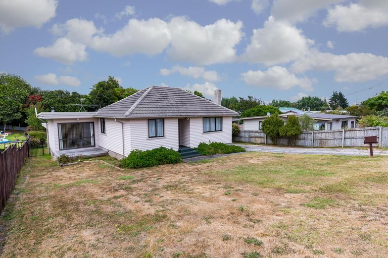 Photo of property in 16 Flanagan Road, Drury, 2113