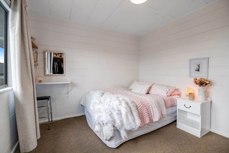 Photo of property in 18 Hinemoa Place, Snells Beach, 0920