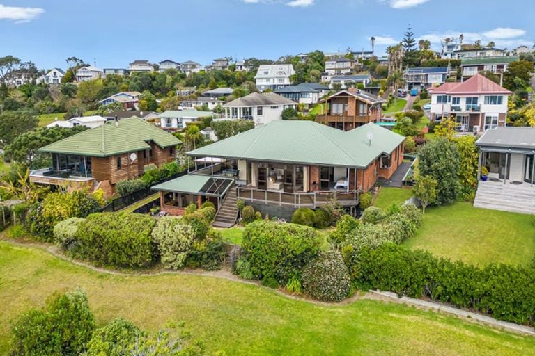 Photo of property in 146 Pacific Parade, Army Bay, Whangaparaoa, 0930