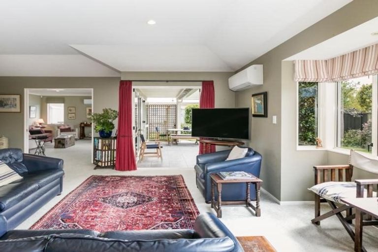 Photo of property in 22 Kensington Drive, Taradale, Napier, 4112