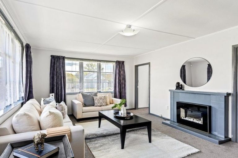 Photo of property in 198 Waddington Drive, Naenae, Lower Hutt, 5011