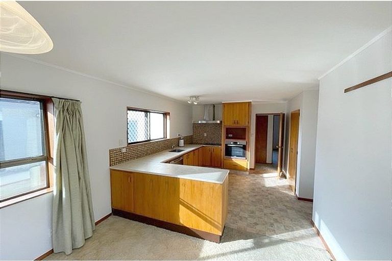 Photo of property in 2/32 Bevyn Street, Castor Bay, Auckland, 0620