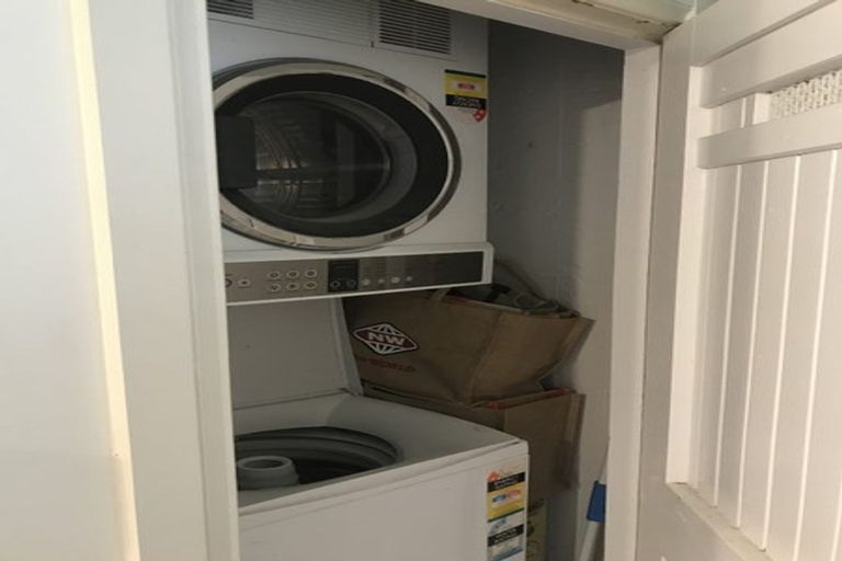 Photo of property in 154u1 Oriental Parade, Oriental Bay, Wellington, 6011