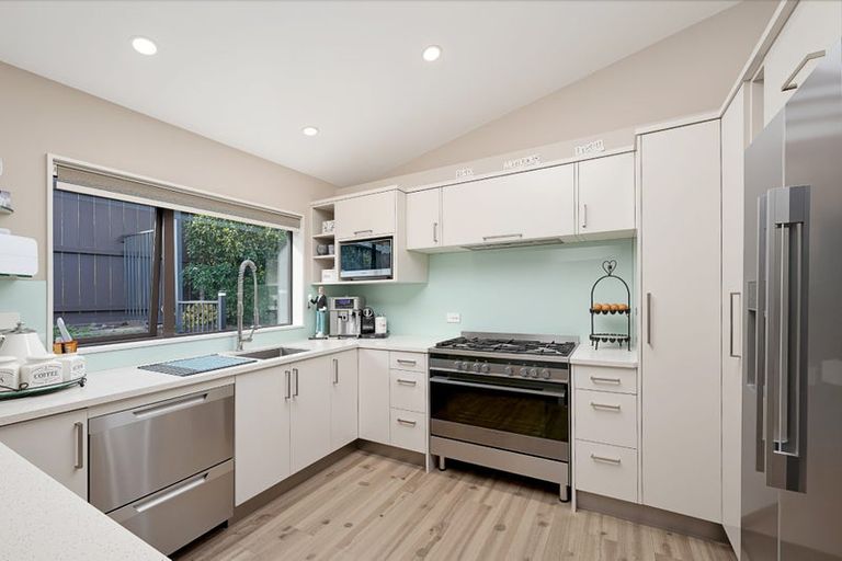 Photo of property in 77 San Marino Drive West, Henderson, Auckland, 0612