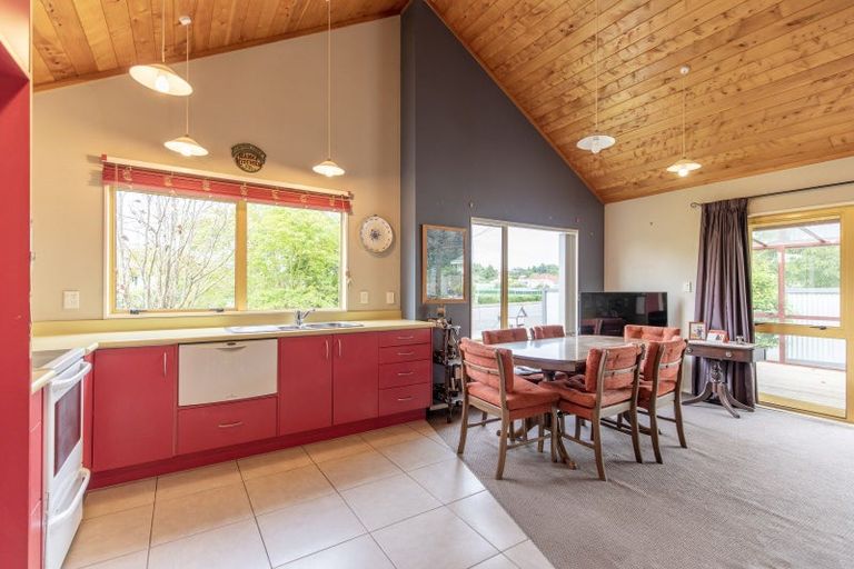 Photo of property in 13 Francis Drake Street, Waipukurau, 4200