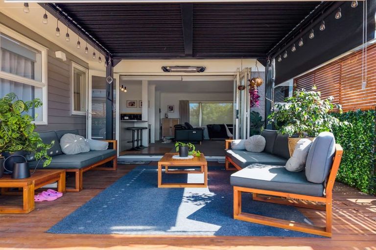 Photo of property in 3 Moloney Terrace, Pukekohe, 2120