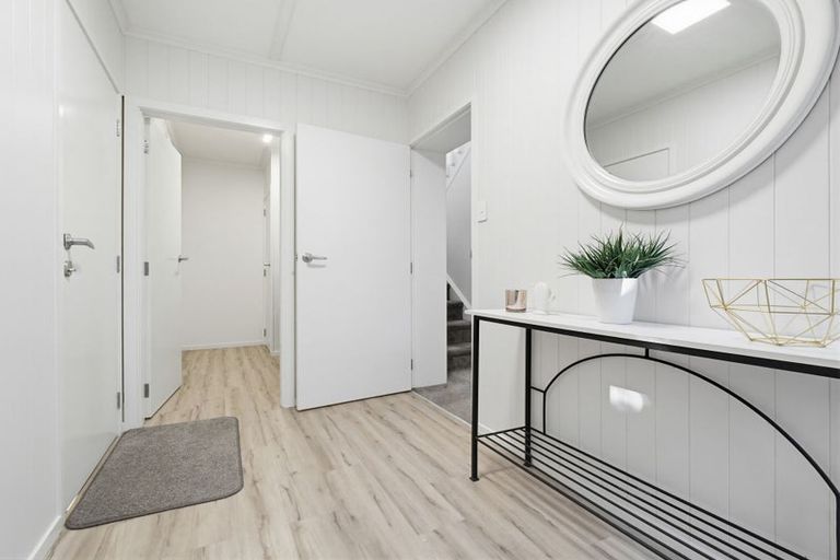 Photo of property in 46b Grand Vue Road, Kawaha Point, Rotorua, 3010