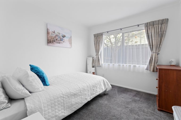 Photo of property in 13c Nelson Street, Papakura, 2110
