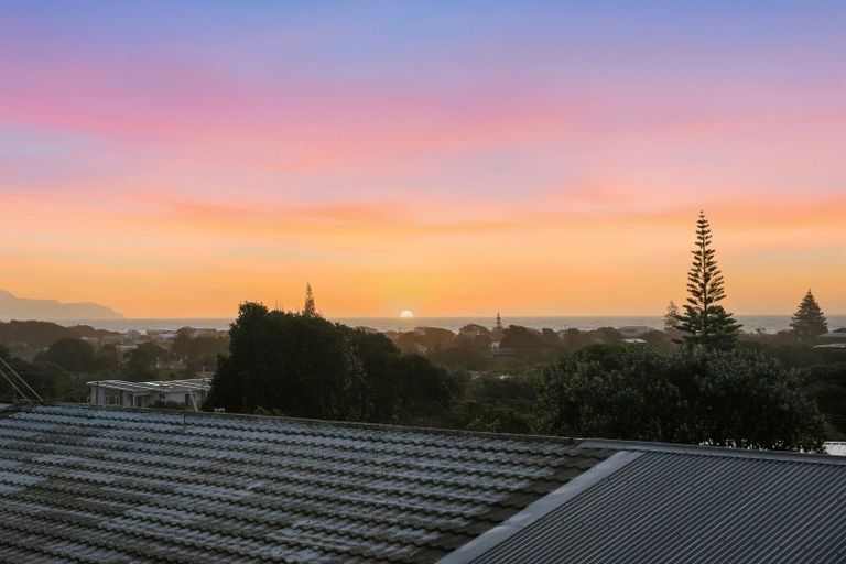 Photo of property in 43 Manuka Street, Otaki Beach, Otaki, 5512