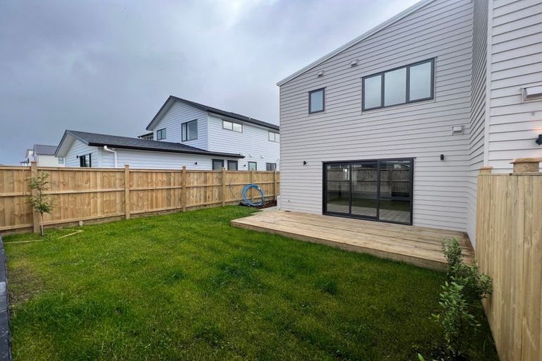 Photo of property in 80a Kahui Parade, Karaka, 2113