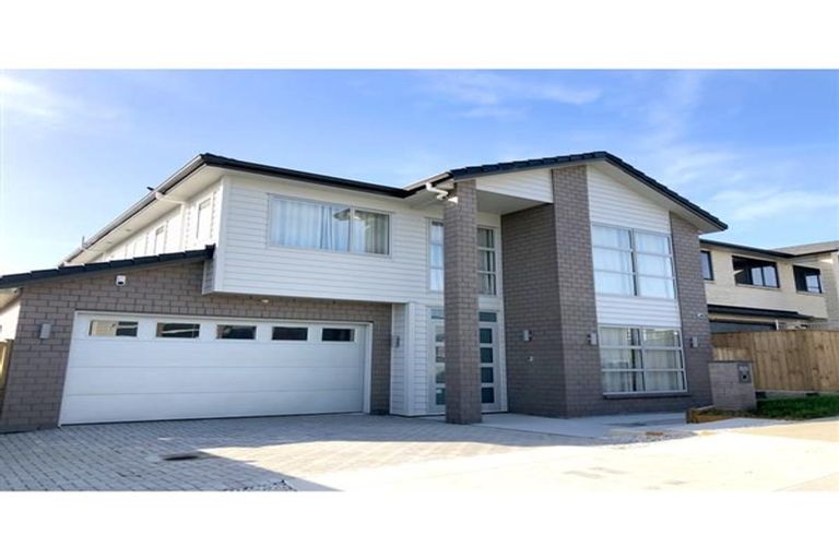 Photo of property in 15 Bruckless Drive, Flat Bush, Auckland, 2019