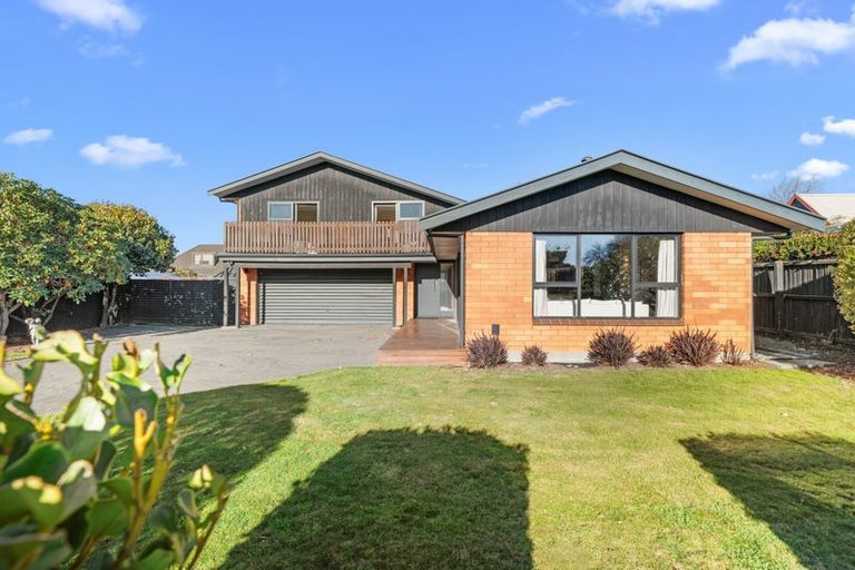 Photo of property in 4 Kingham Place, Avonhead, Christchurch, 8042