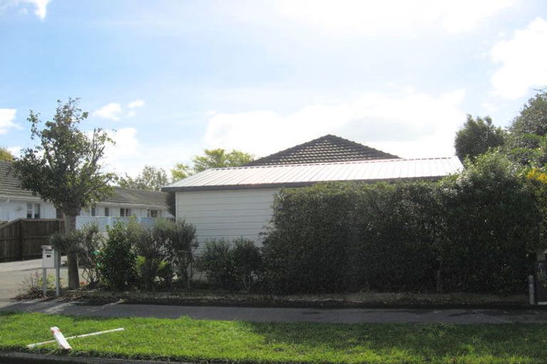 Photo of property in 30 Coniston Avenue, Ilam, Christchurch, 8041