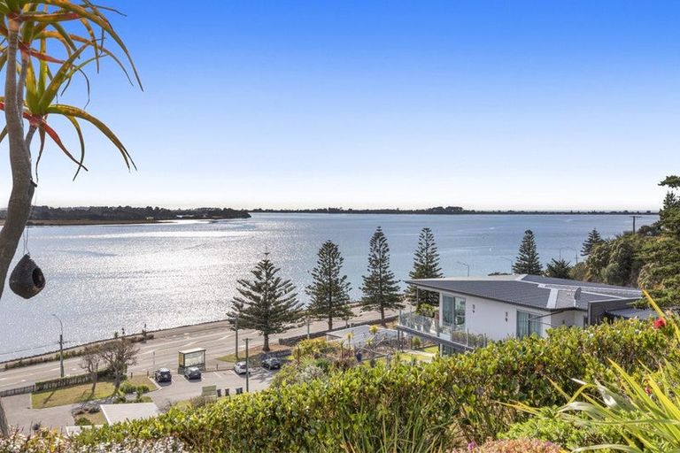 Photo of property in 11a Te Awakura Terrace, Mount Pleasant, Christchurch, 8081