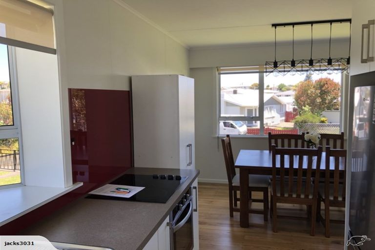 Photo of property in 2 Eton Place, Spotswood, New Plymouth, 4310