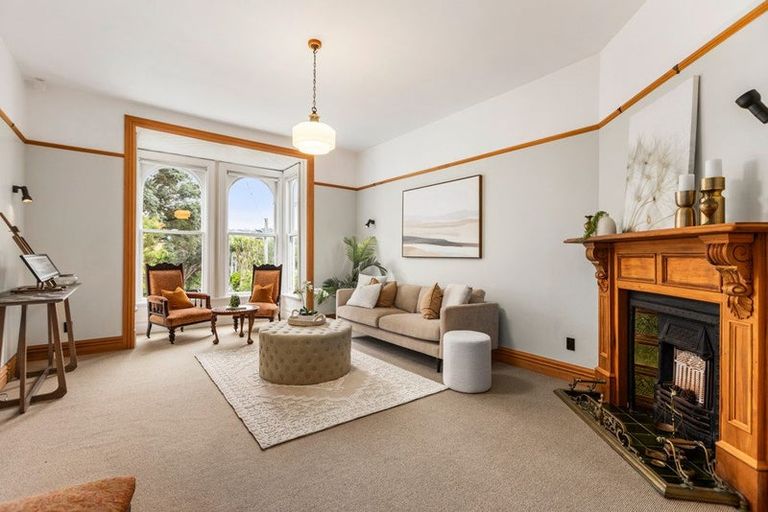 Photo of property in 1 Valley Street, Island Bay, Wellington, 6023