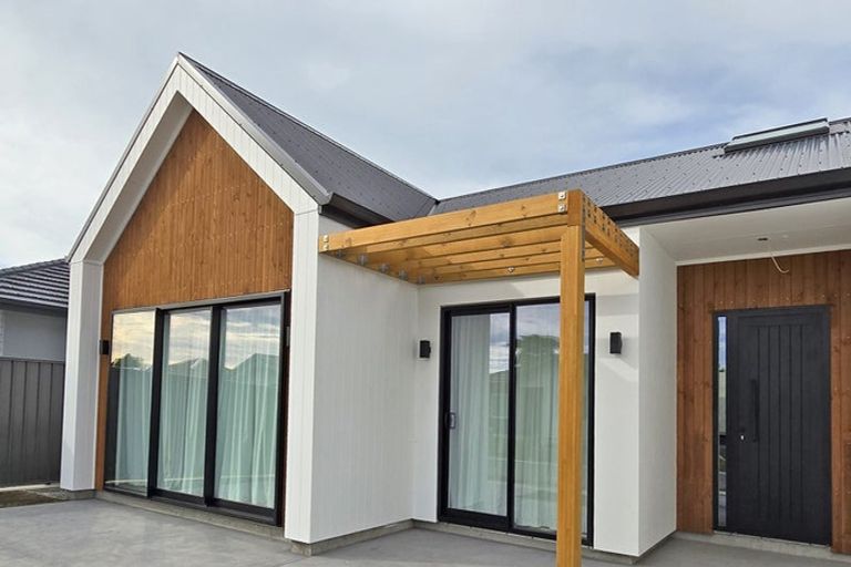 Photo of property in 16 George Yee Place, Taradale, Napier, 4112