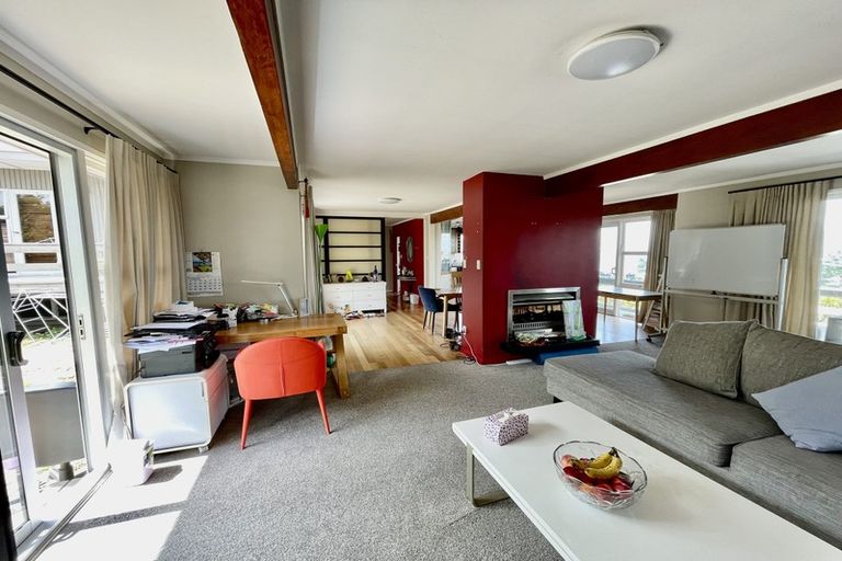 Photo of property in 13 Carlisle Road, Torbay, Auckland, 0630