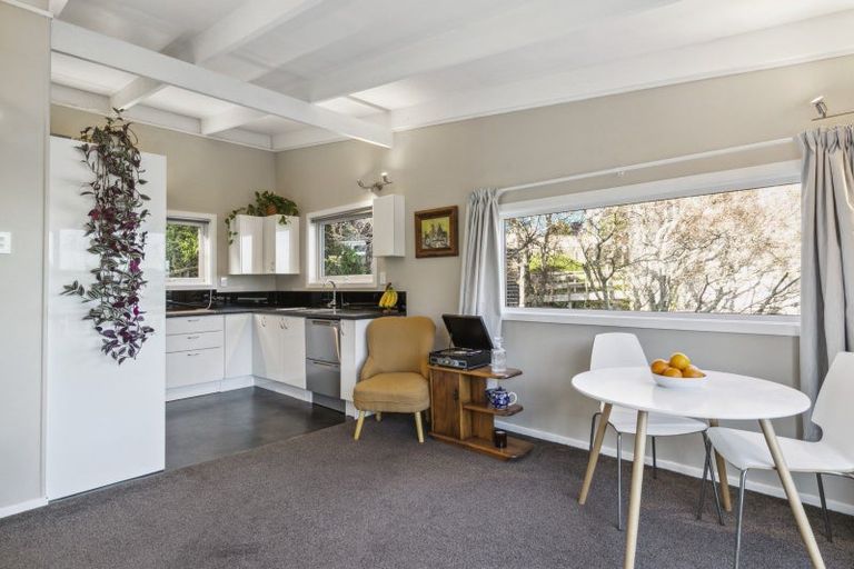 Photo of property in 72u1 Homebush Road, Khandallah, Wellington, 6035