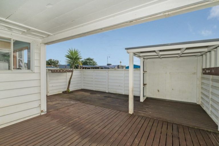 Photo of property in 1 Isabella Street, Whitianga, 3510