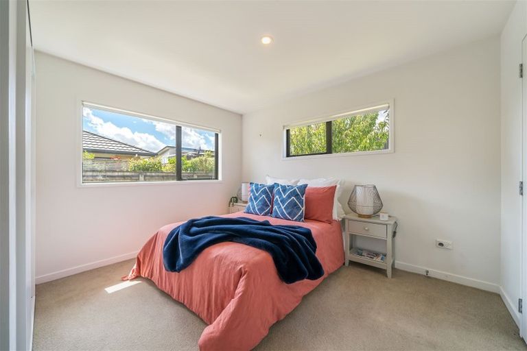 Photo of property in 17 Sunstone Crescent, Brown Owl, Upper Hutt, 5018