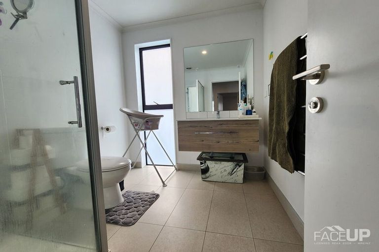 Photo of property in 28c Ian Morrison Road, Hobsonville, Auckland, 0616