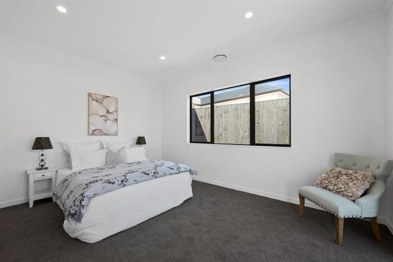 Photo of property in 52 Whakairo Crescent, Gulf Harbour, Whangaparaoa, 0930