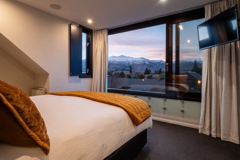 Photo of property in 1 Wellswood Way, Lower Shotover, Queenstown, 9371