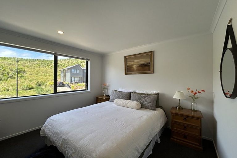 Photo of property in 20 Oakum Road, Whitby, Porirua, 5024