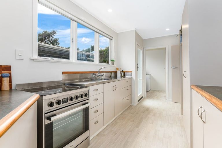 Photo of property in 36 Silverbirch Grove, Churton Park, Wellington, 6037