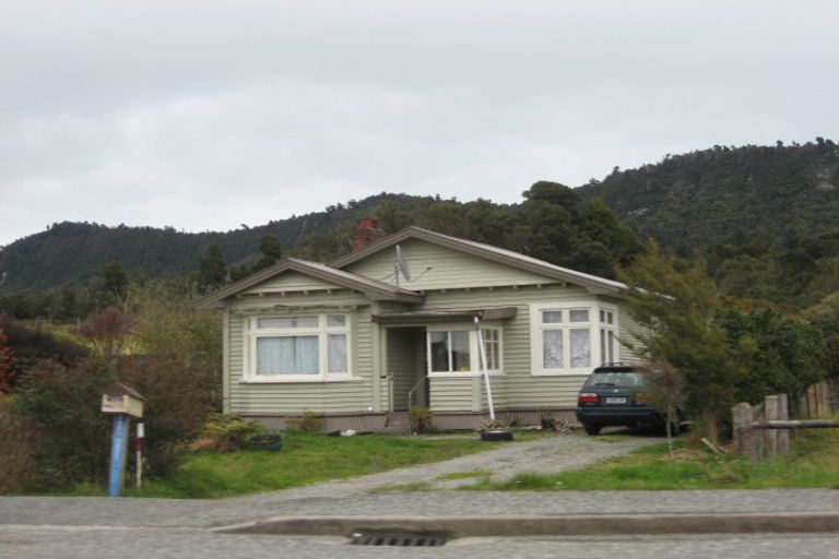 Photo of property in 653 Seven Mile Road, Runanga, 7803
