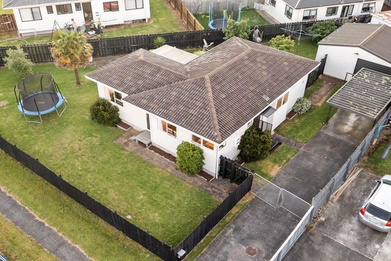 Photo of property in 2/17 Trimdon Street, Randwick Park, Auckland, 2105