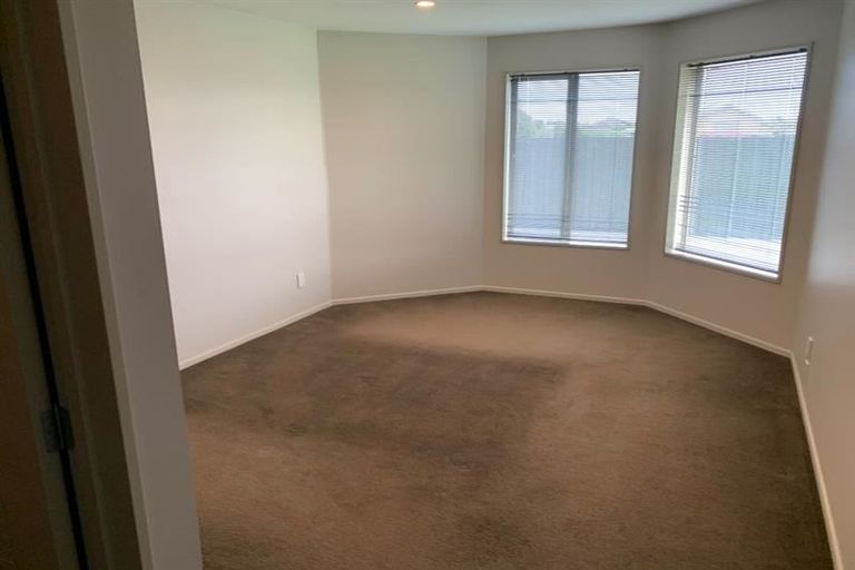 Photo of property in 4 Kingsbridge Drive, Burwood, Christchurch, 8083