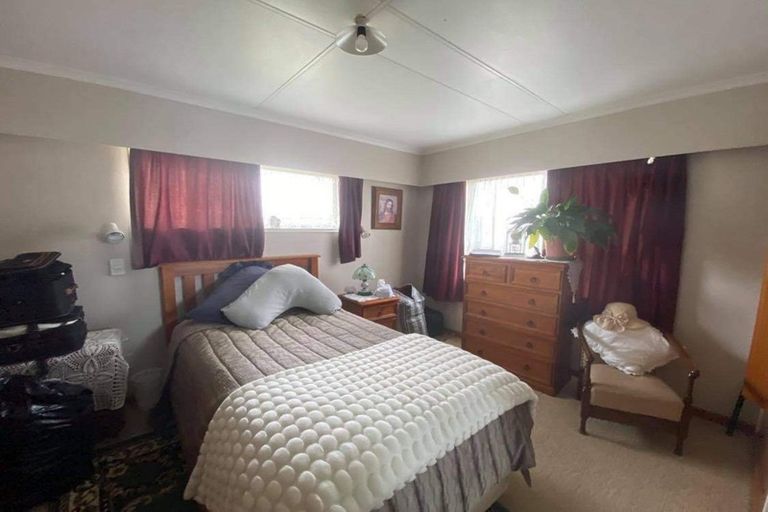 Photo of property in 2 Chartwell Drive, Eltham, 4322