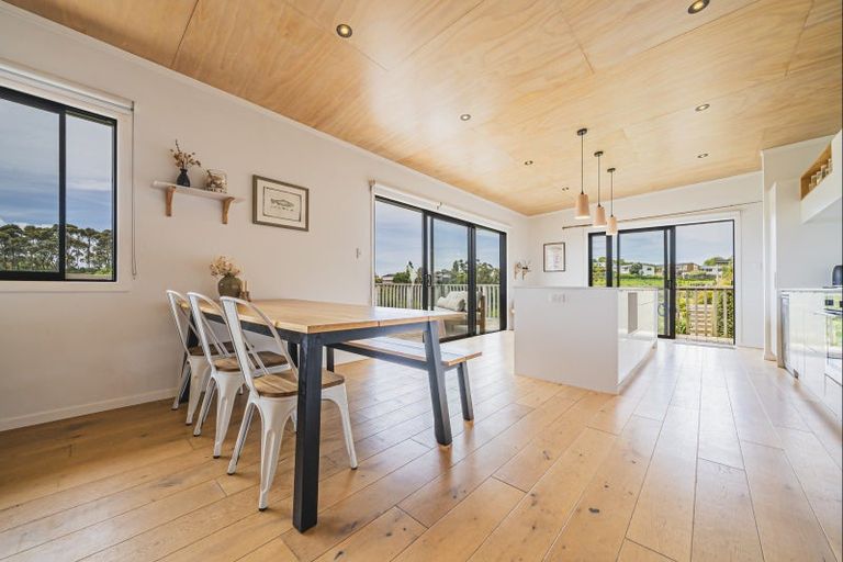 Photo of property in 22b Saint Ives Grove, Whalers Gate, New Plymouth, 4310