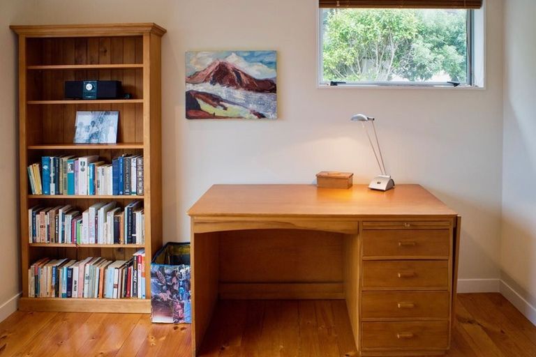 Photo of property in 19f3 Burnham Street, Seatoun, Wellington, 6022