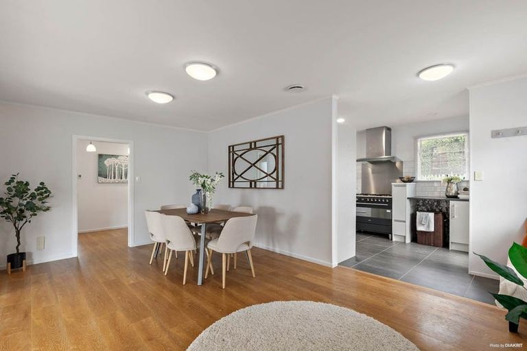 Photo of property in 2/20 Hogans Road, Glenfield, Auckland, 0629