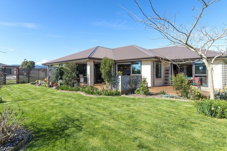 Photo of property in 10 Gladys Place, Levin, 5510