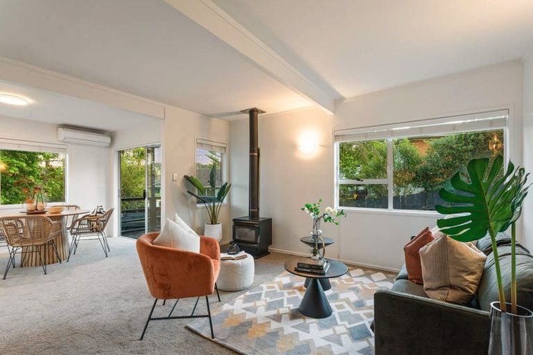 Photo of property in 18a Puketitiro Street, Glen Eden, Auckland, 0602