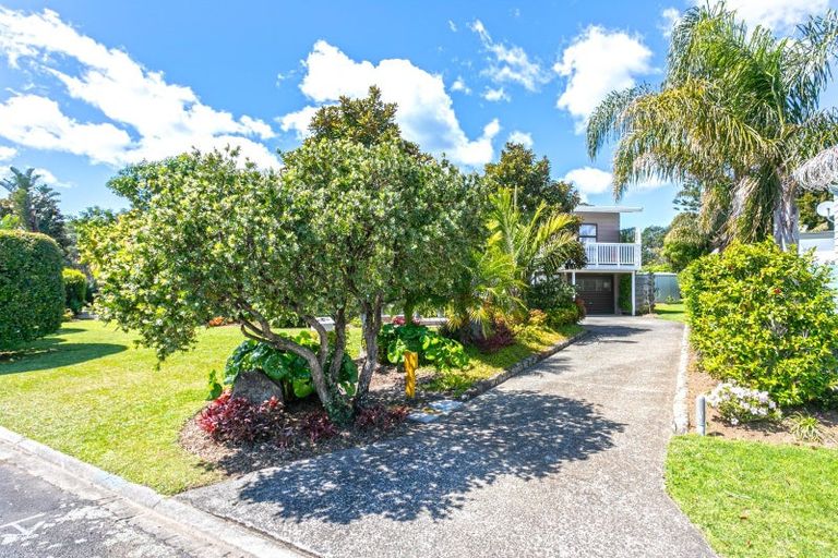 Photo of property in 225 Moana Anu Anu Avenue, Whangamata, 3620