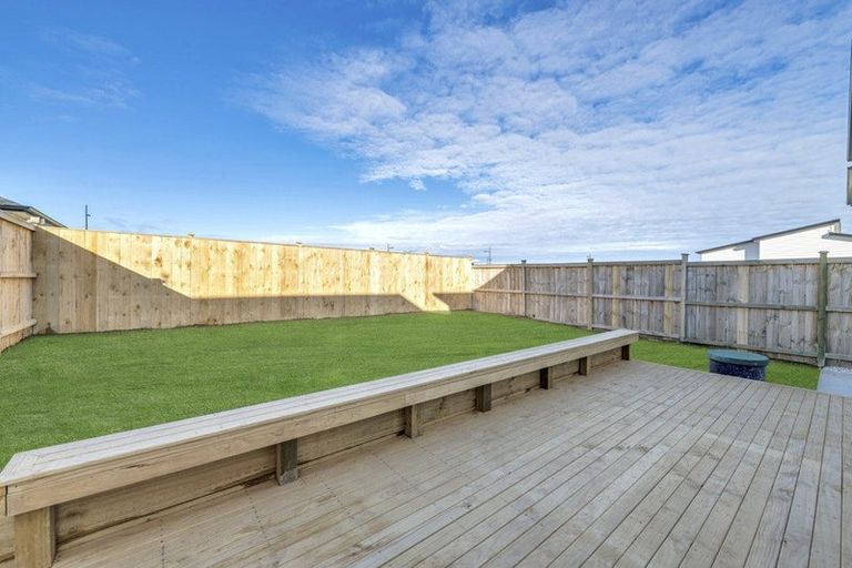 Photo of property in 7 Woven Place, Karaka, 2113