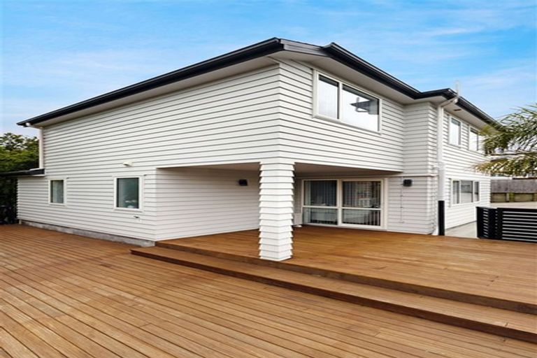 Photo of property in 30a Seaview Road, Glenfield, Auckland, 0629