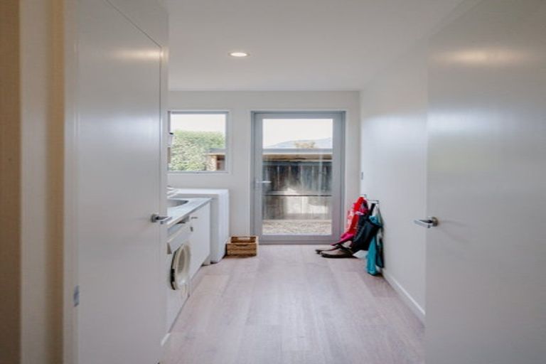 Photo of property in 1 Makomako Road, Wanaka, 9305